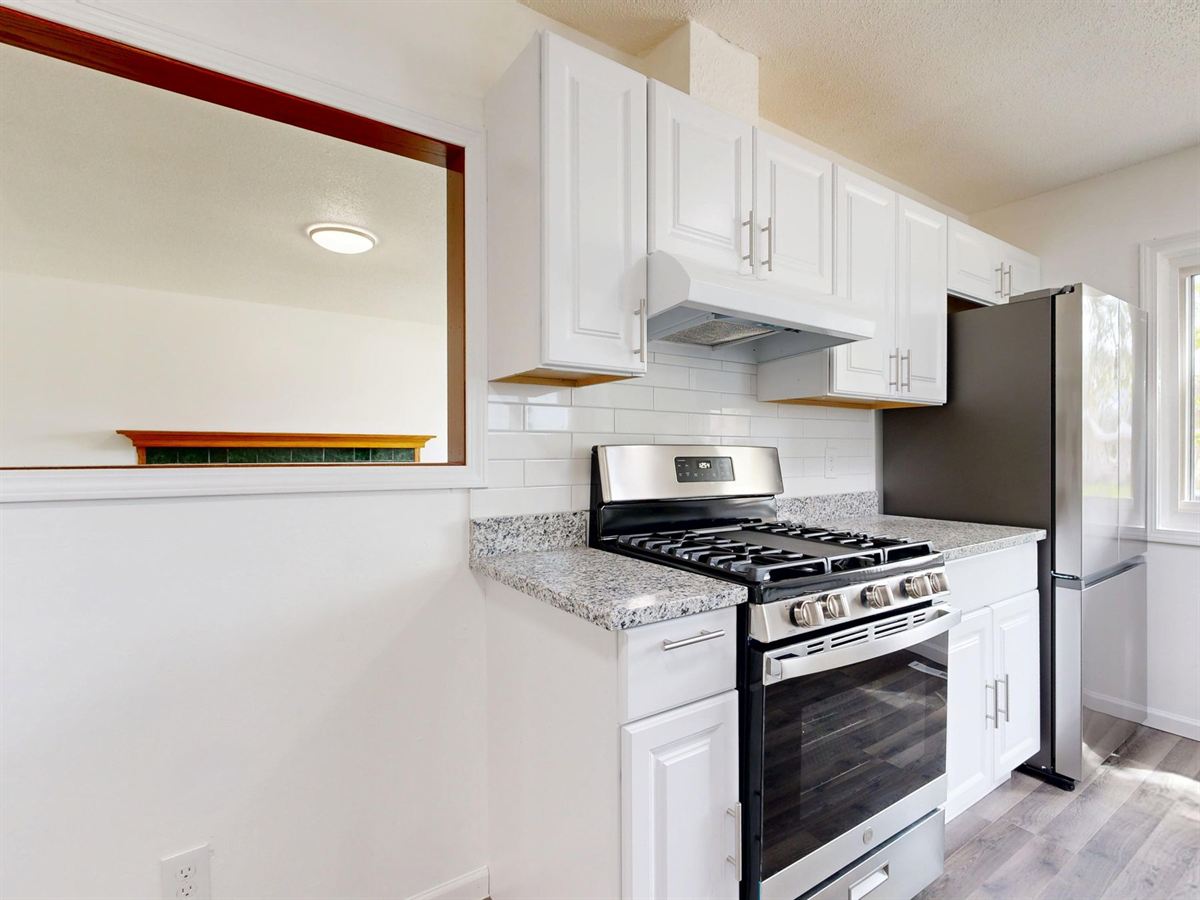 Finished white kitchen